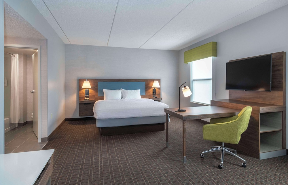 Hampton Inn & Suites Burlington NC - photo 14