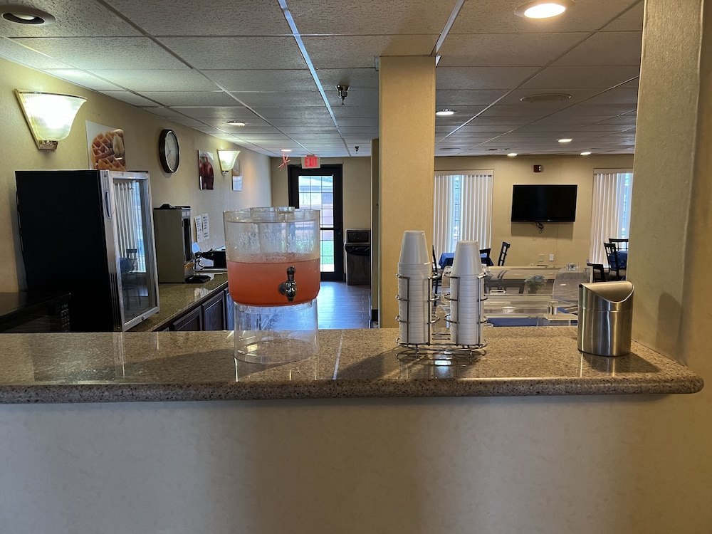 Americas Best Value Inn Pharr - photo 45