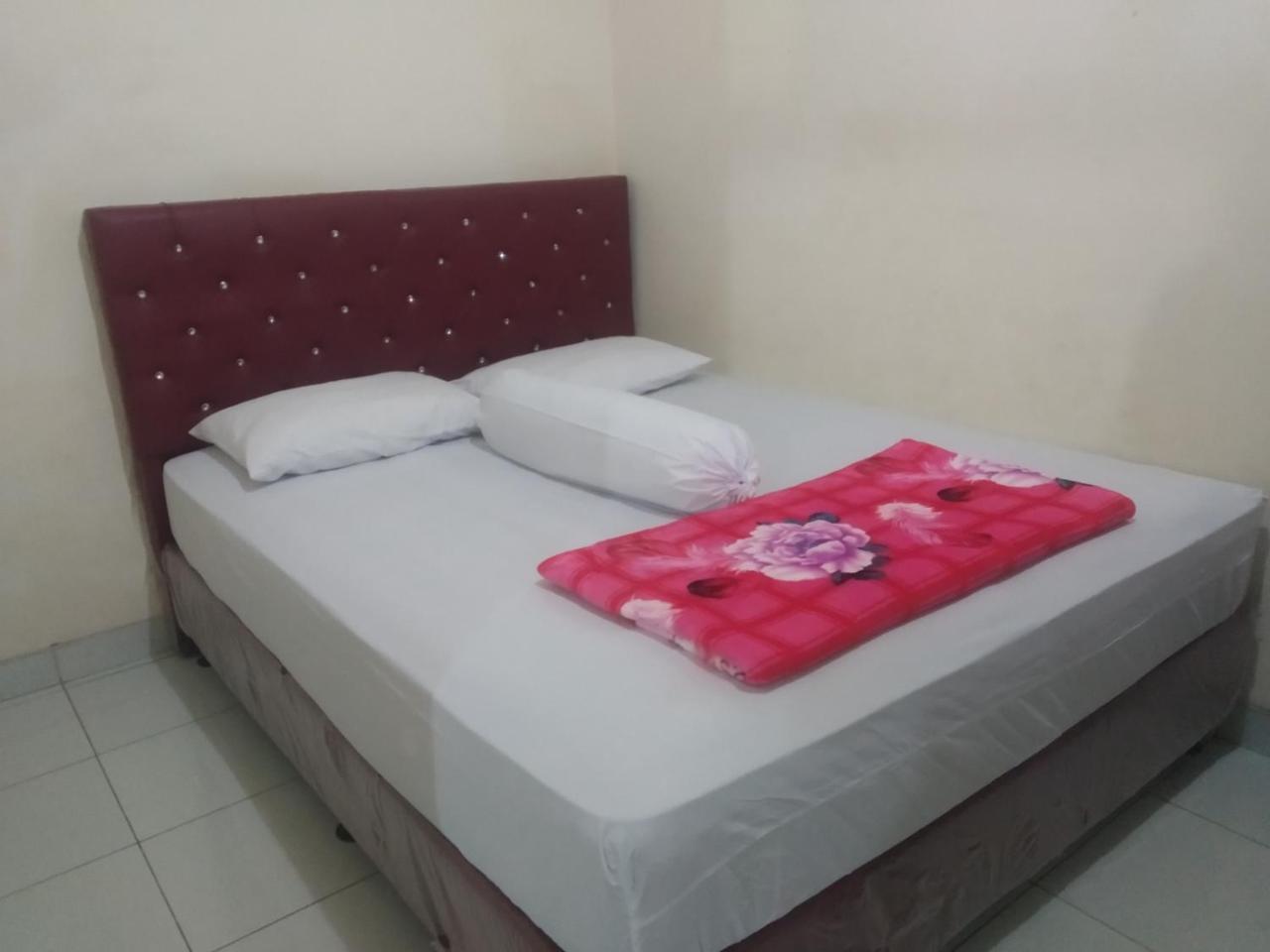 Modern Indekos Cilegon Syariah Near Hospital Krakatau Medika Redpartner — Grogol