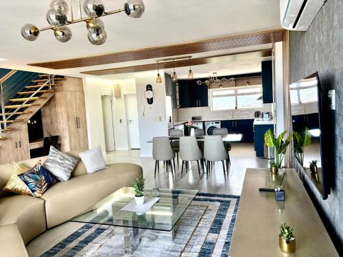 Ultra Luxury 3 Bed Knightsbridge Penthouse