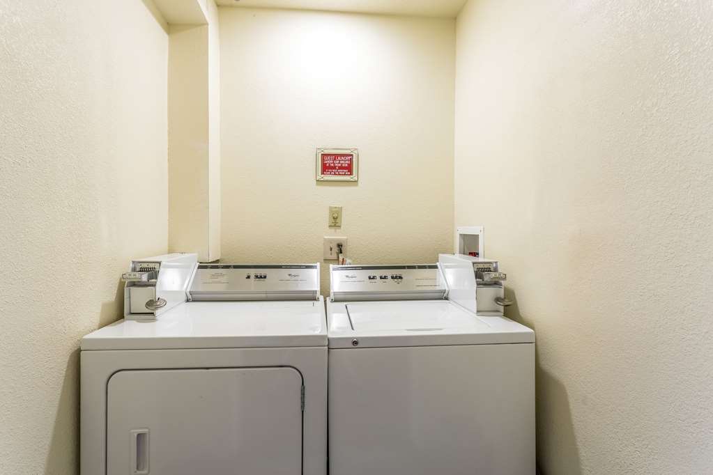 Econo Lodge Inn & Suites Albuquerque East I 40 Eubank Exit - photo 24
