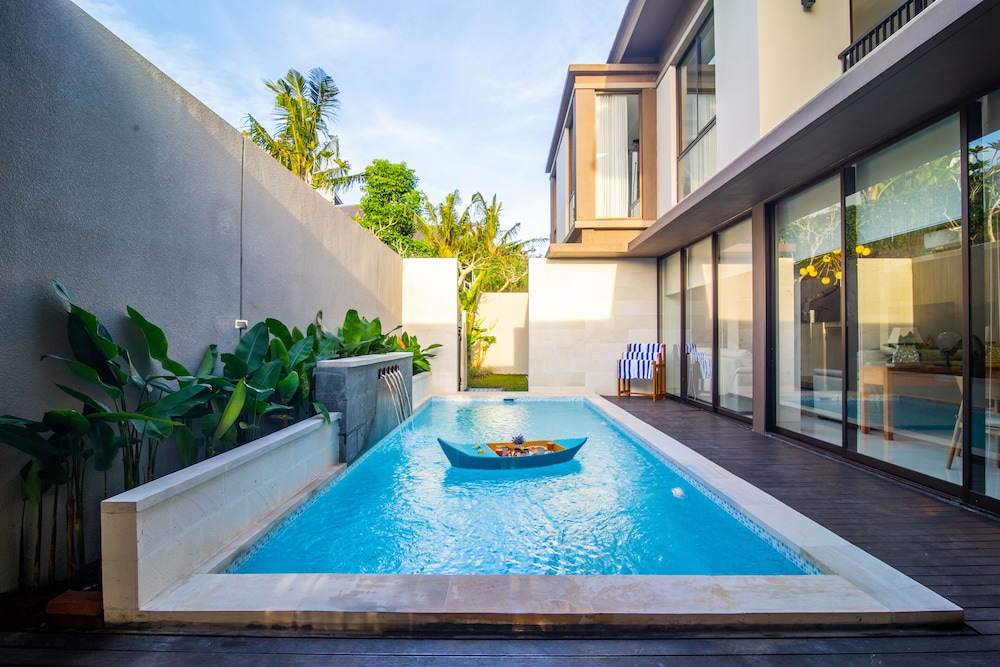 Tridi Beach Villa by Nagisa Bali — 4-Star Luxury Hotel in Tabanan, Indonesia