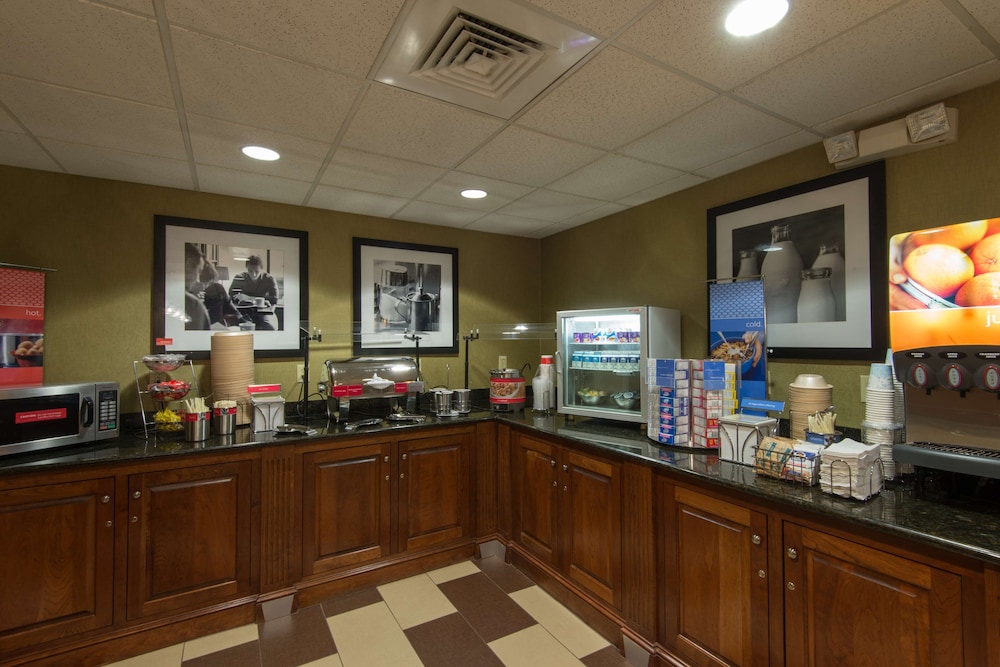 Hampton Inn Mount Airy - photo 39