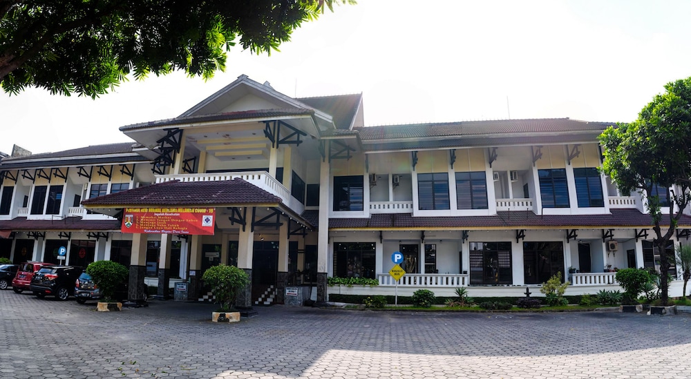 Hotel Wisata — hotel in Magelang