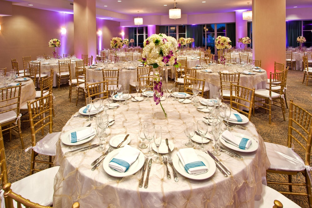 Holiday Inn Miami Beach Oceanfront by IHG - photo 53