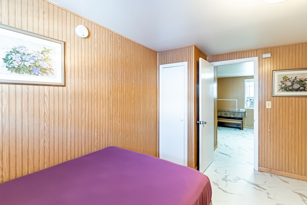 Boardwalk Sand & Surf Inn Oceanfront - photo 19