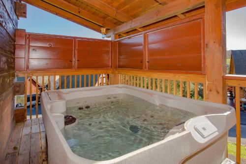 Highland Dream Hot Tub FREE tickets each paid day Near Dollywood WIFI - photo 25