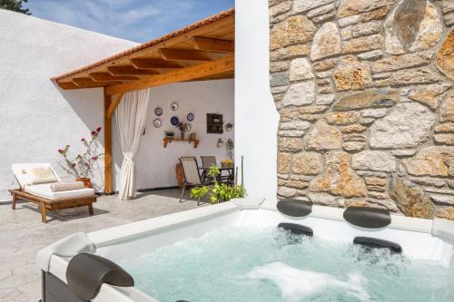 La casa di Fina — 4-Star Luxury Hotel in Archangelos, Greece