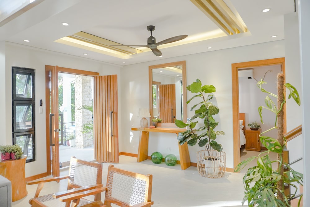 Villa Ferrer — 4-Star Luxury Hotel in Mahatao, Philippines