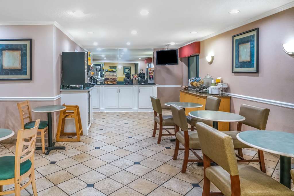 La Quinta Inn & Suites by Wyndham Nashville Franklin - photo 28