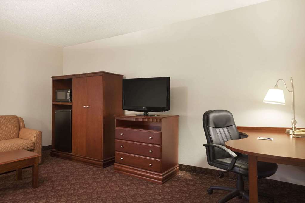 Baymont by Wyndham Sioux Falls - photo 11