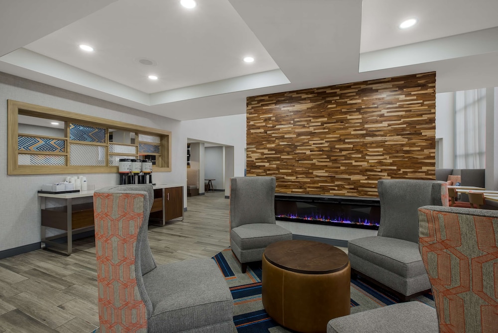 Hampton Inn Linden - photo 7