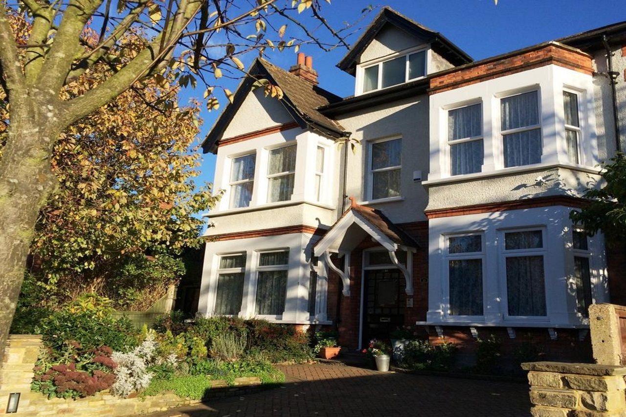 Croham Park Bed & Breakfast — 4-Star Luxury Hotel in South Croydon, United Kingdom