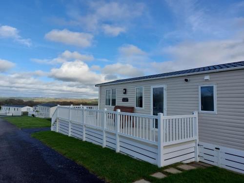 Alphi 4 — 4-Star Luxury Hotel in Bude, United Kingdom