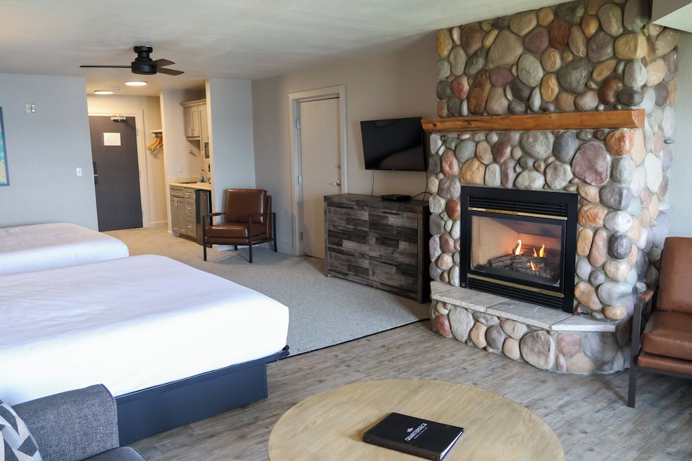 Quarterdeck Resort & Restaurant - photo 110