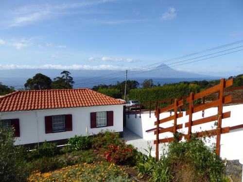 Azorean Cottage São Jorge — 4-Star Luxury Hotel in Velas, Portugal