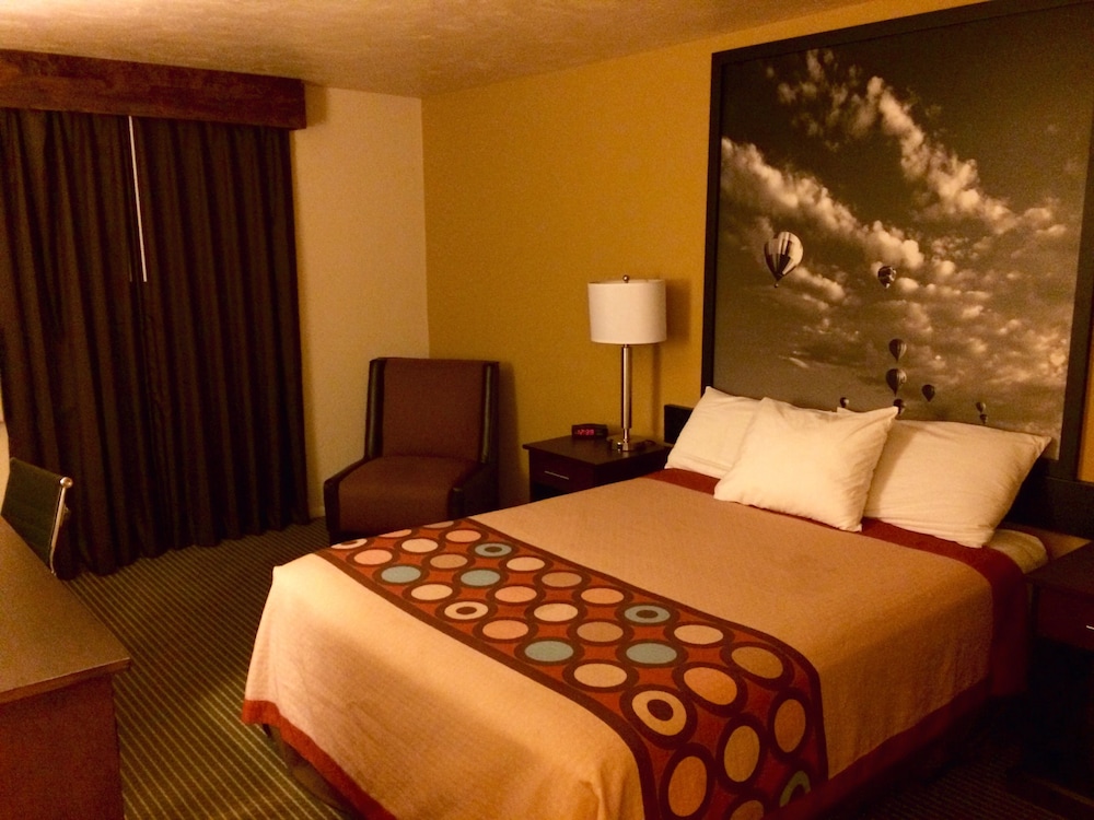 Super 8 by Wyndham Idaho Falls - photo 4