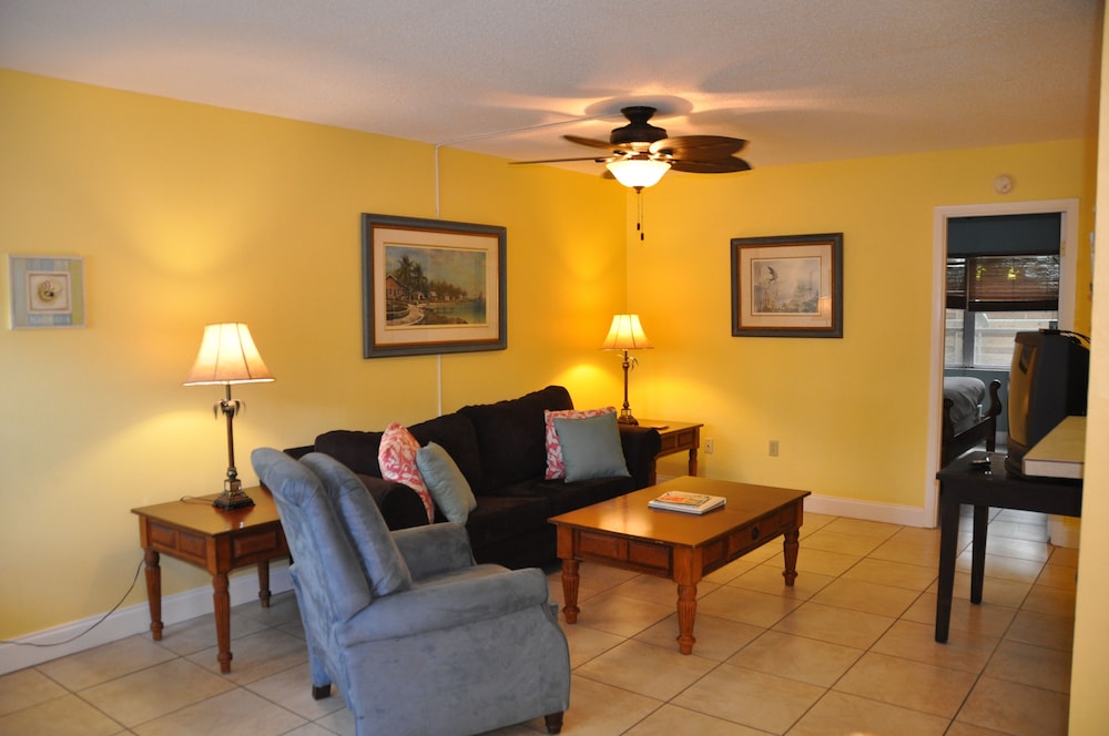 Lido Islander Inn - photo 36