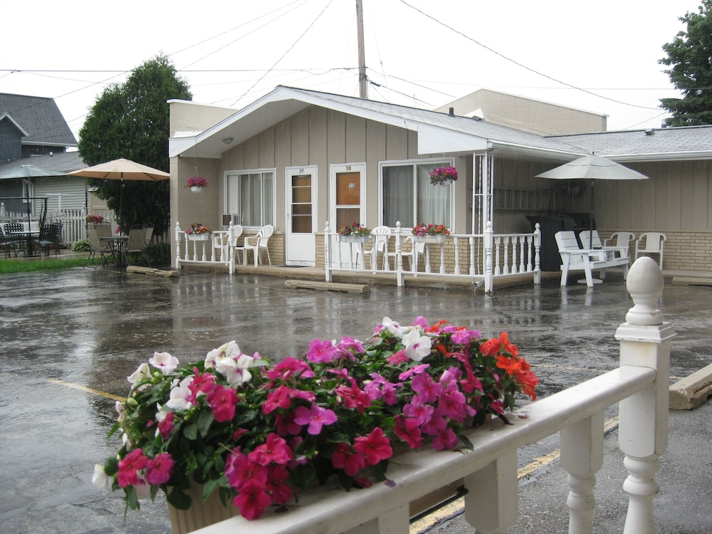 Inn Town Motel - photo 12