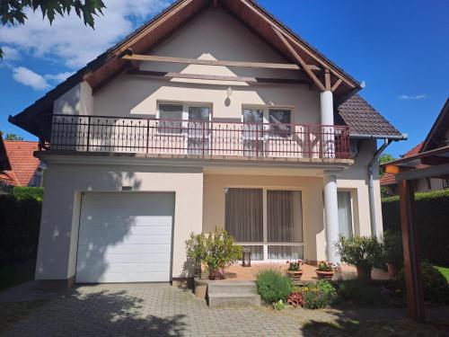Holiday Home Scamard — 4-Star Luxury Hotel in Zamardi, Hungary