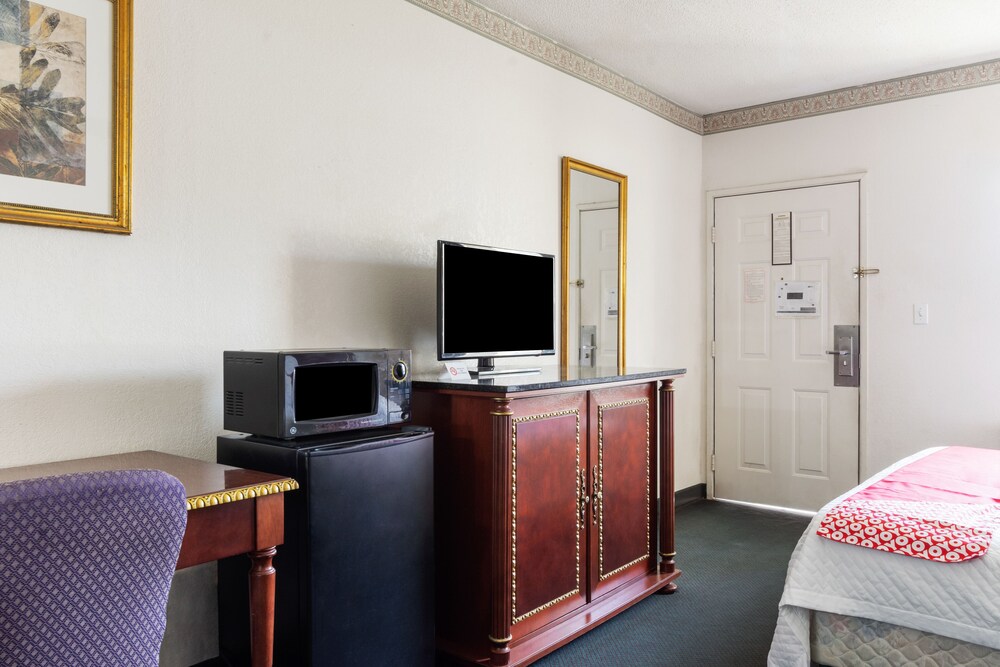 Travelers Place Inn & Suites - photo 24