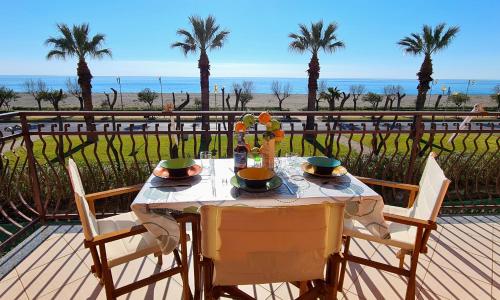 Rainbow Seafront Apartment — 4-Star Luxury Hotel in Praia A Mare, Italy
