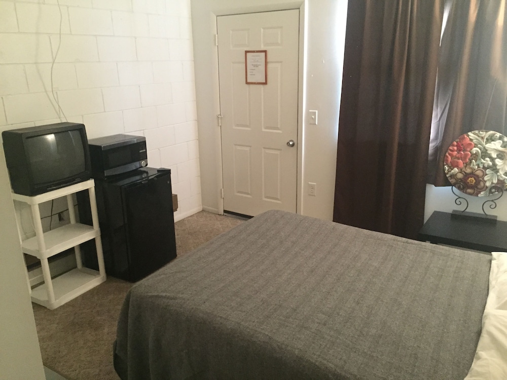 Three Rivers Motel - photo 10
