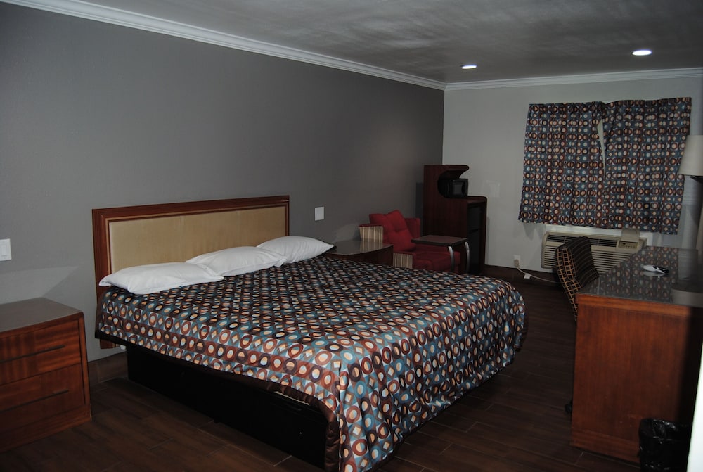 La Puente Inn Motel - photo 38