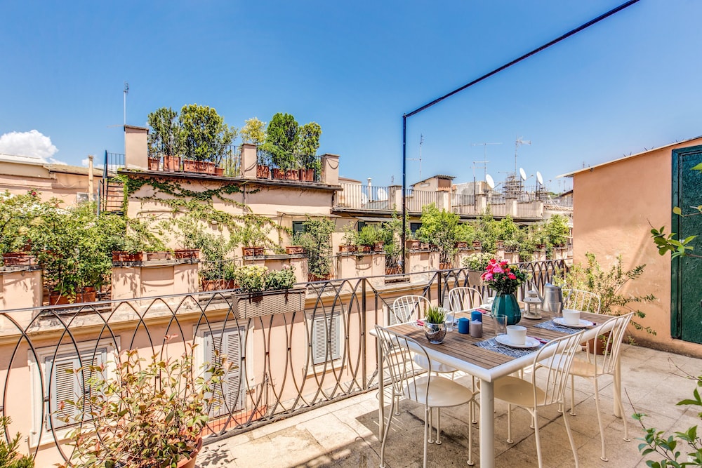 Spagna Glamour Life Penthouse — 4-Star Luxury Hotel in Rome, Italy
