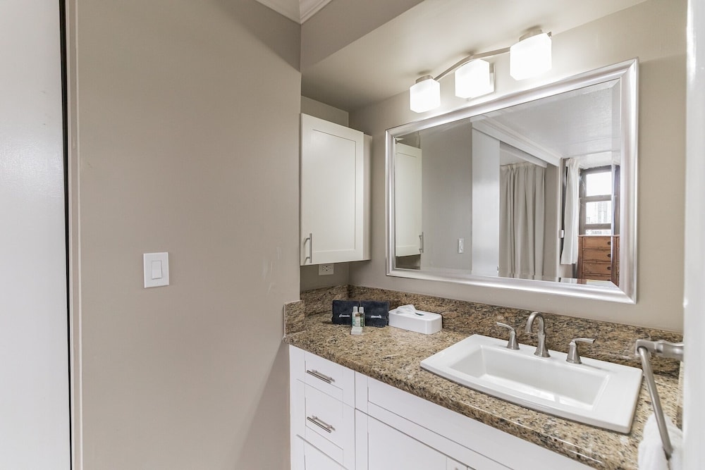 Tower 1 Suite 2214 Kp Condo - photo 19