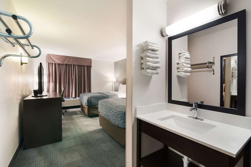 Econo Lodge Williston - photo 17