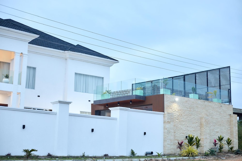 Villa Hills Hotel — Apam — photo 3