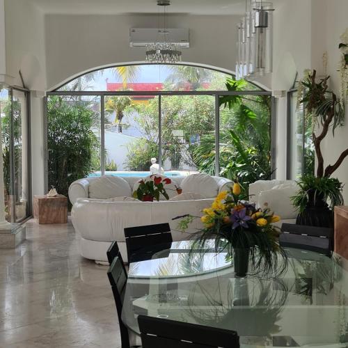 Villa Zafiro — 4-Star Luxury Hotel in Cancun, Mexico