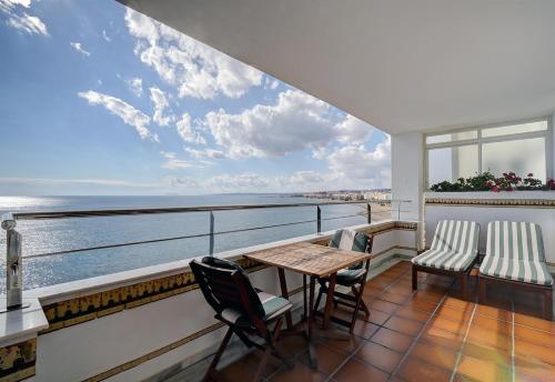 Apartment Boulevard 302 — 4-Star Luxury Hotel in Estepona, Spain
