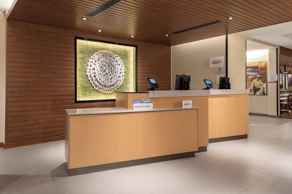 Fairfield Inn & Suites by Marriott Medford - photo 4