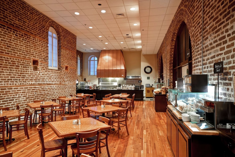 Embassy Suites by Hilton Charleston Historic District - photo 34