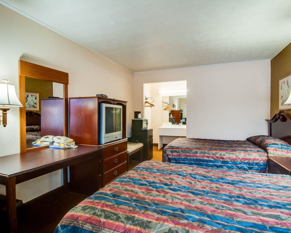 Rodeway Inn Civic Center - photo 11