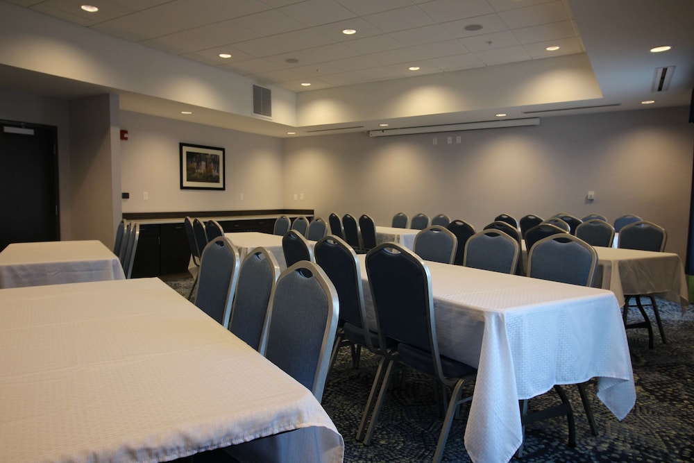 Hampton Inn West Plains - photo 34