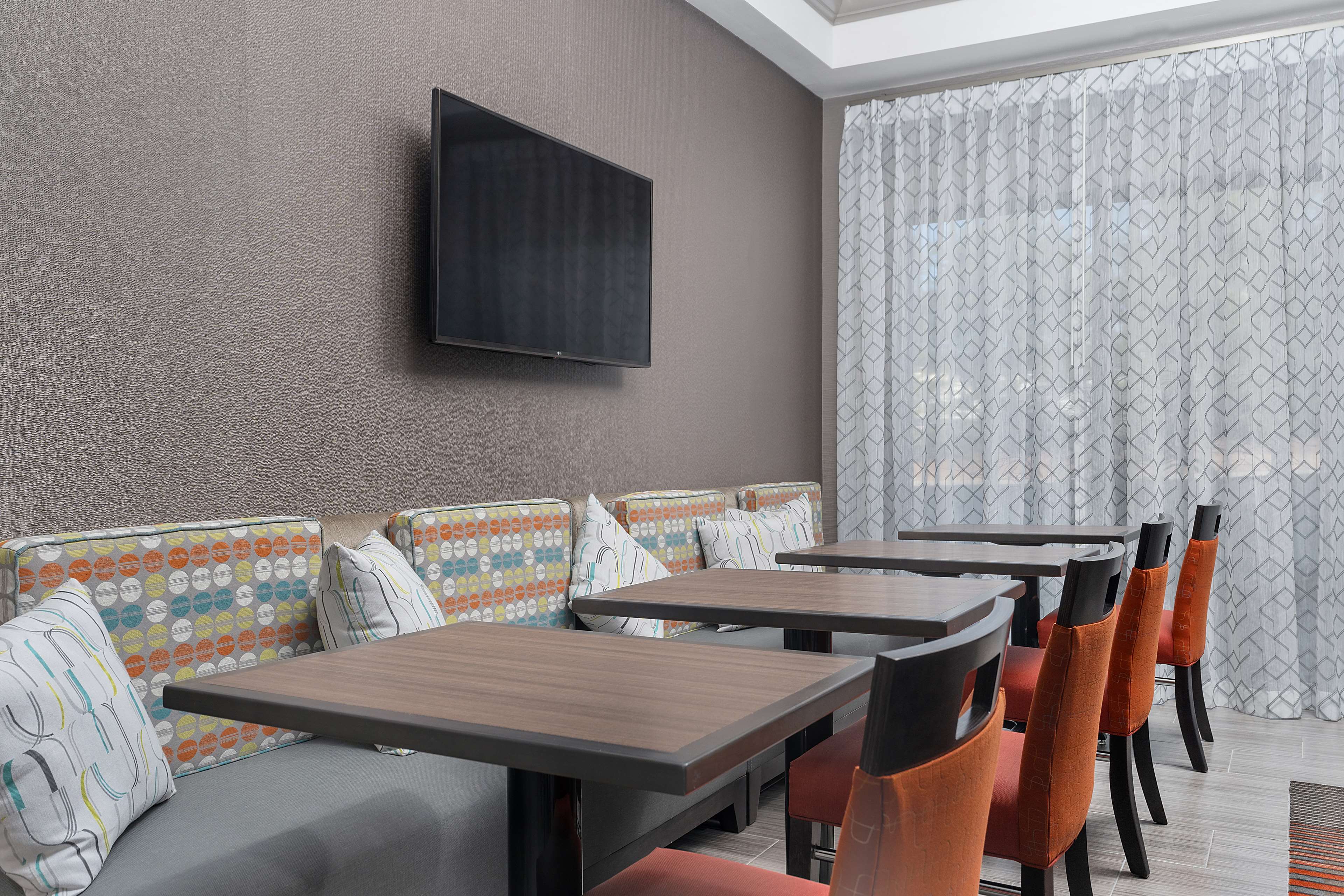 Hampton Inn by Hilton Springfield - photo 8