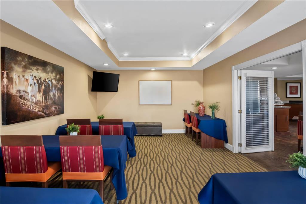 Quality Suites Irving Las Colinas - photo 27