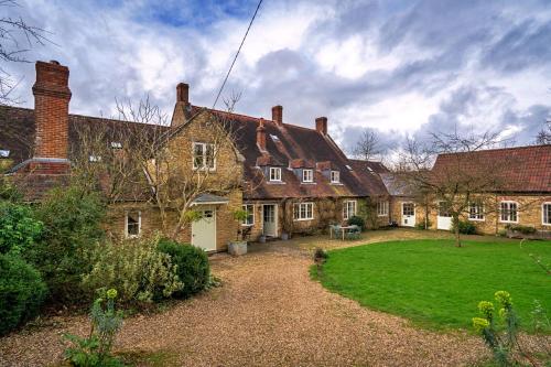 Finest Retreats New Park Farm in Yeovil, United Kingdom