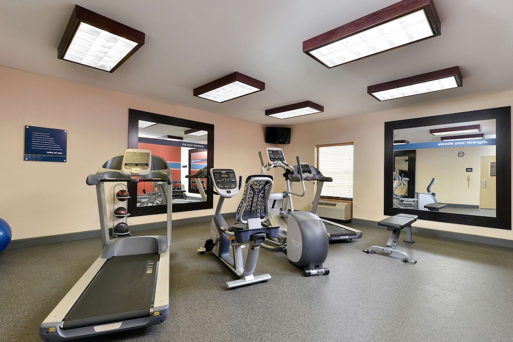Hampton Inn Muscatine - photo 24