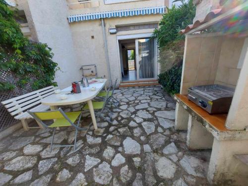 Studio In Le Grau D Agde With Pool Access And Enclosed Garden — Agde