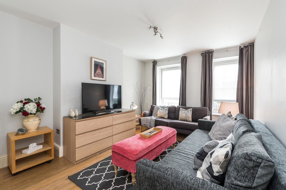 NEW 4BD Flat Next to the Oval Close to City Centre — hotel in Lambeth