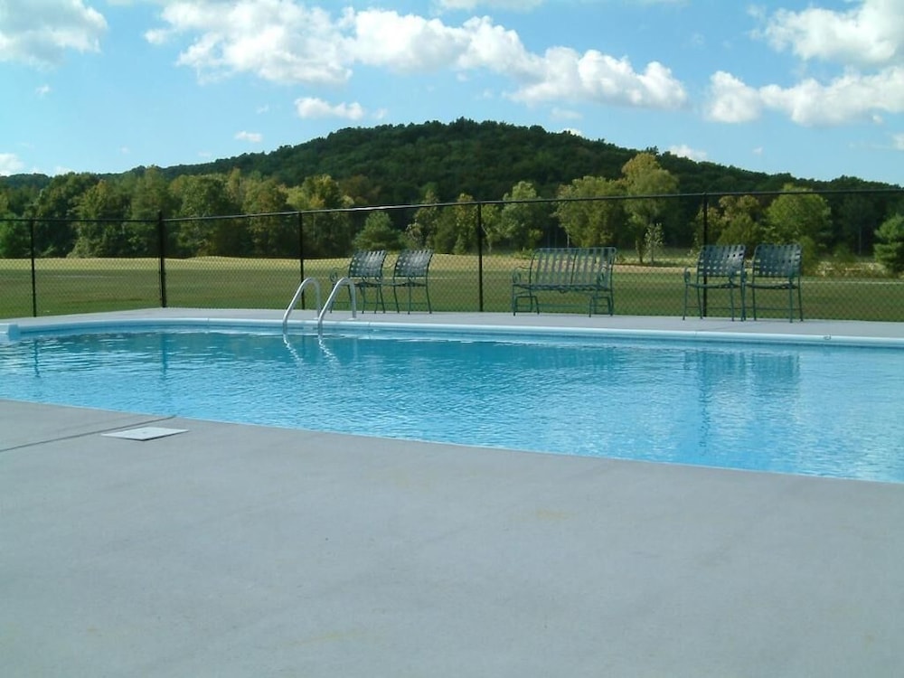 The Golf Inn at QC Resort and RV - photo 8