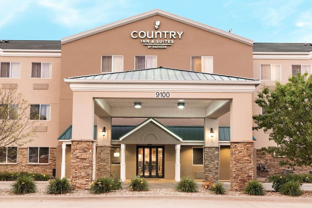 Country Inn & Suites by Radisson Cedar Rapids Airport IA - featured photo