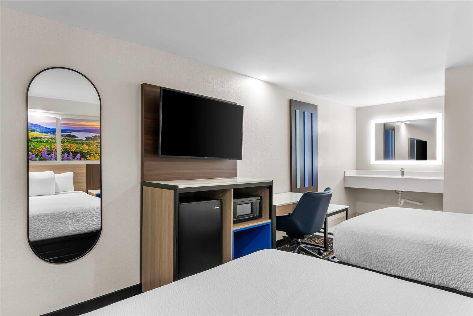 Days Inn by Wyndham Indianapolis East Post Road - photo 19