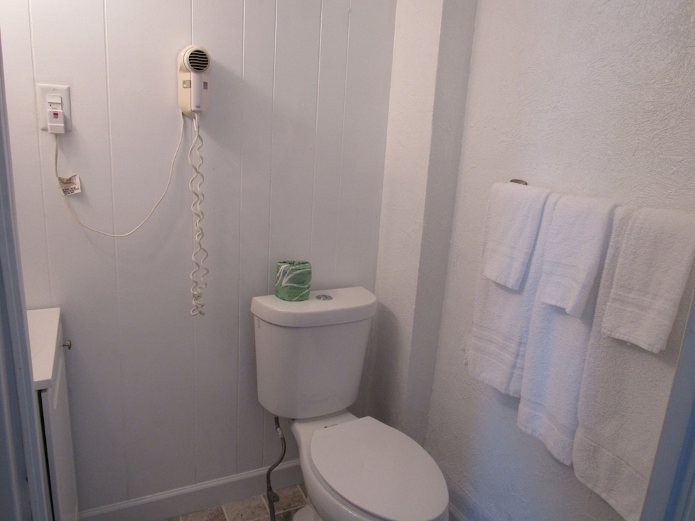 The Coral Sands Motel - photo 49