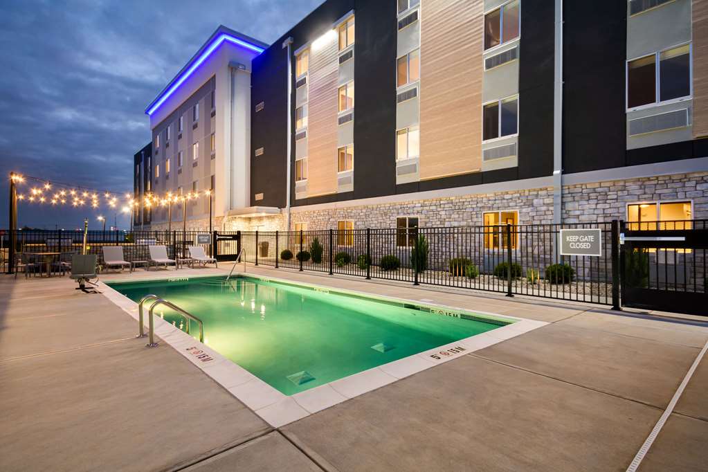 Everhome Suites Lexington Horse Park - photo 33