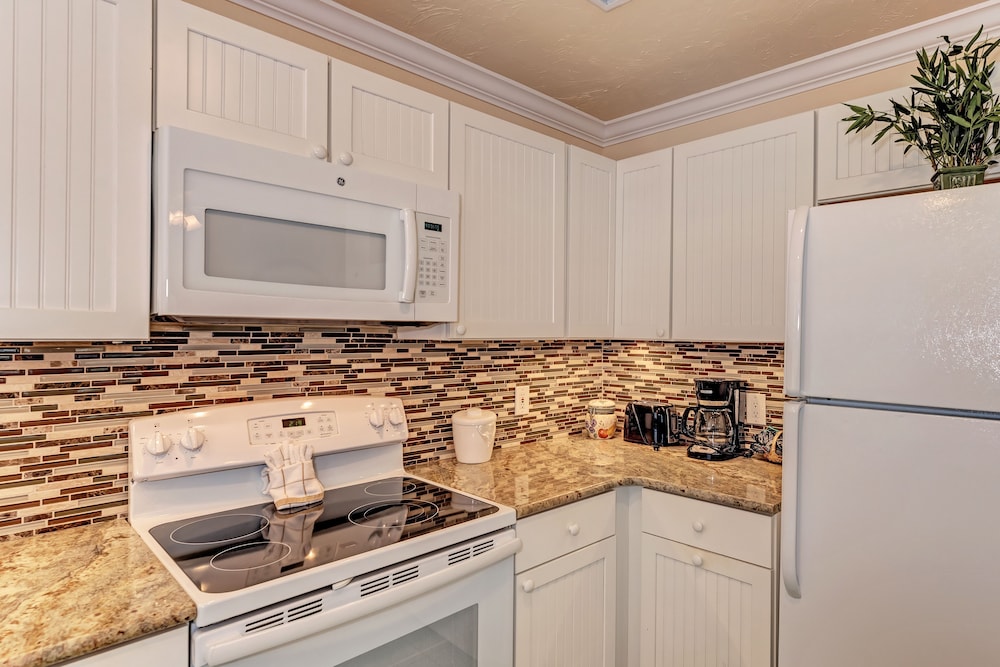 Tradewinds Beach Resort - photo 21